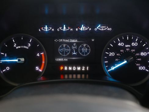 Used 2019 Ford F250 XLT w/ Snow Plow Prep Package AWD/4WD image 32