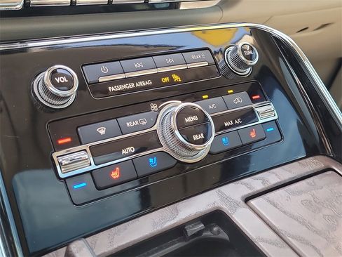 Used 2019 Lincoln Navigator Reserve image 28