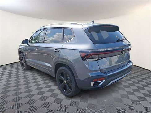 New 2025 Volkswagen Taos SEL image 4
