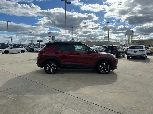 Used 2022 Chevrolet TrailBlazer RS w/ Sun and Liftgate Package image 4