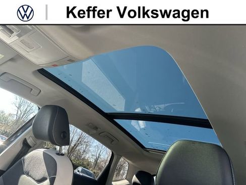 New 2026 Volkswagen Taos SE FWD image 21