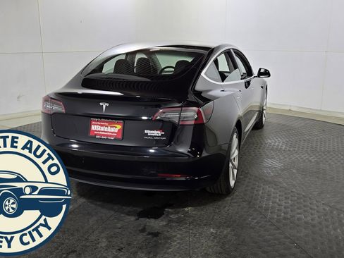 Used 2018 Tesla Model 3 Long Range image 9