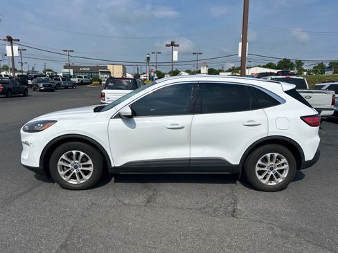 Used 2020 Ford Escape SE FWD image 8