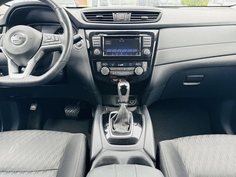 Used 2019 Nissan Rogue SV FWD image 20
