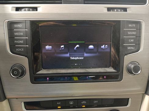 Used 2015 Volkswagen Golf S FWD image 25