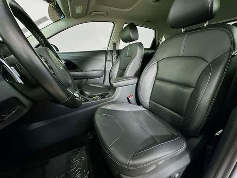 Used 2022 Kia Niro EX Premium image 13
