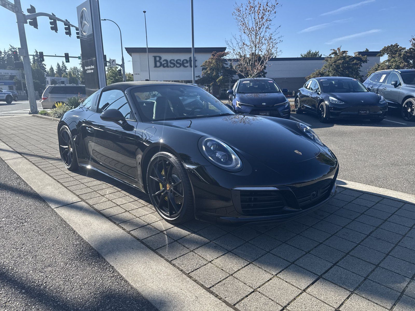Used 2018 Porsche 911 Targa 4S AWD/4WD image 3