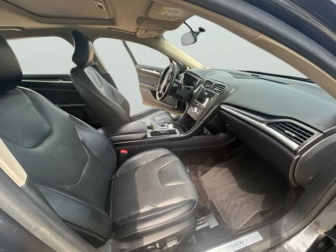 Used 2017 Ford Fusion Titanium FWD image 11