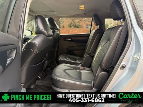 Used 2021 Toyota Highlander XLE image 27