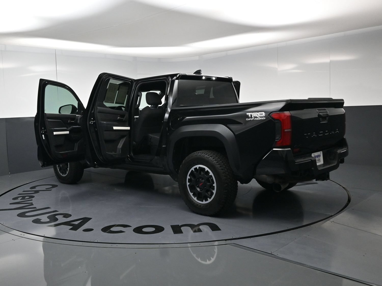 Used 2024 Toyota Tacoma TRD Off-Road AWD/4WD image 29
