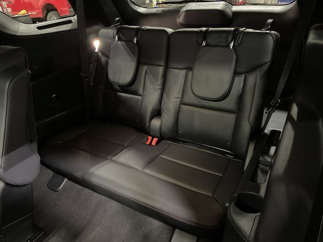 Used 2026 Ford Explorer ST-Line w/ ST-Line Street Pack AWD/4WD image 30