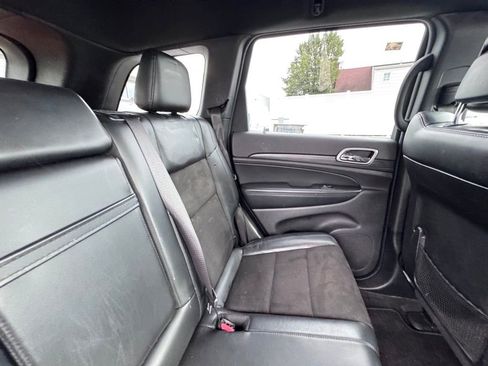 Used 2019 Jeep Grand Cherokee Altitude image 21
