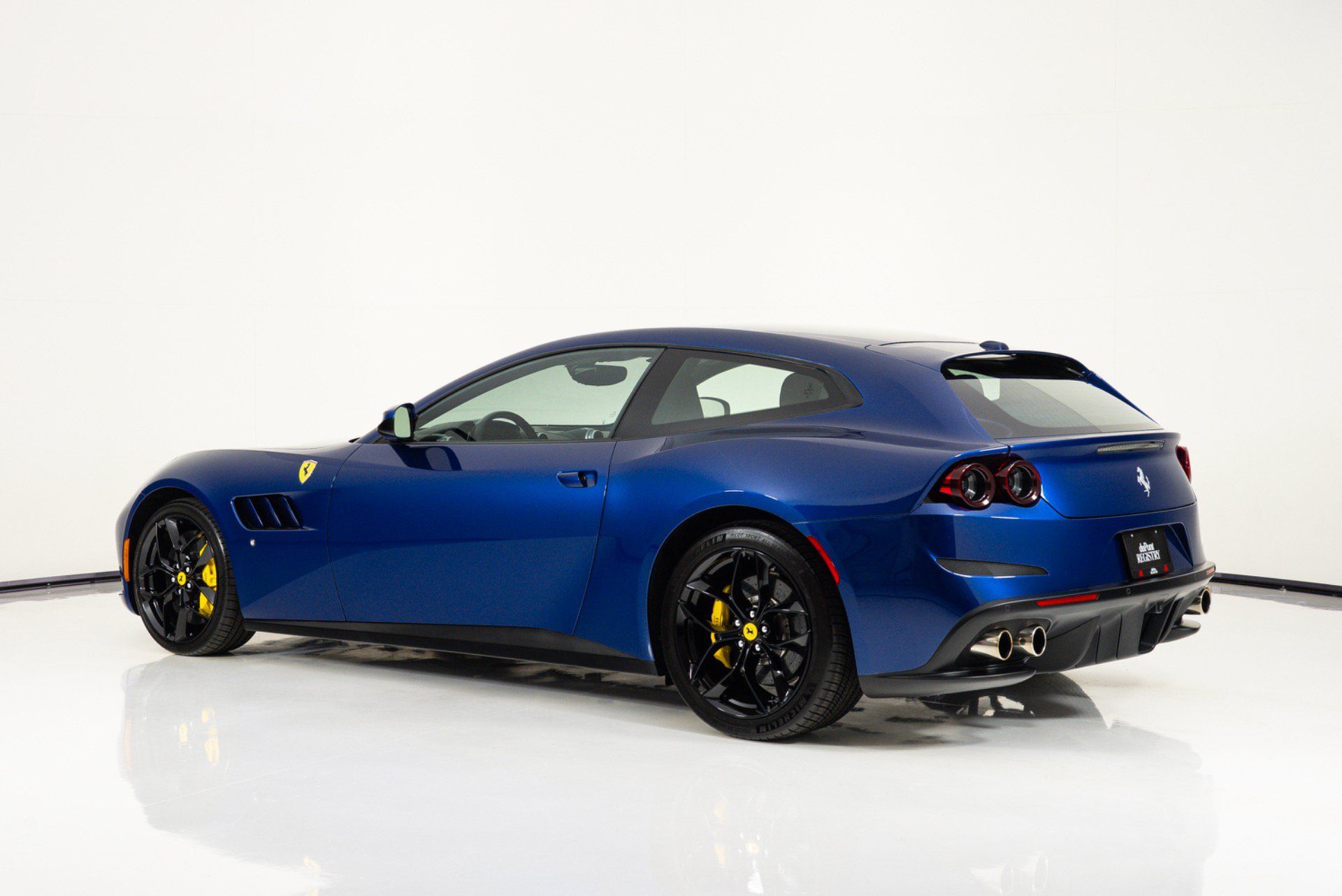 Used 2019 Ferrari GTC4Lusso T RWD image 5