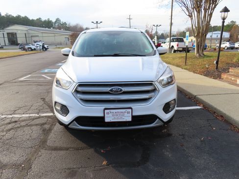 Used 2019 Ford Escape SE image 12