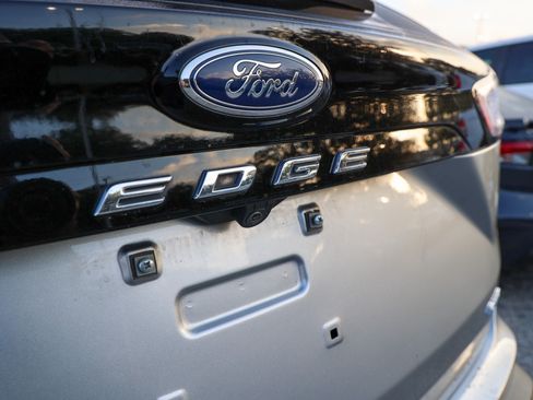 Used 2023 Ford Edge SEL AWD/4WD image 11