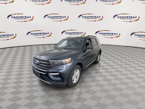 Used 2022 Ford Explorer XLT w/ Equipment Group 202A AWD/4WD image 4