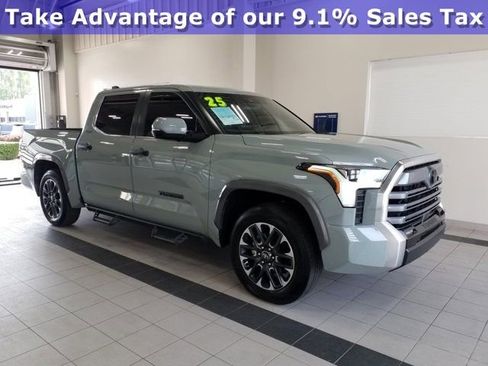 Used 2025 Toyota Tundra Limited AWD/4WD image 1