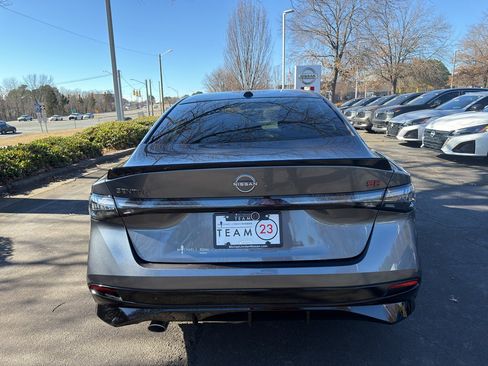 New 2026 Nissan Sentra SR w/ Floor Mat Package image 6