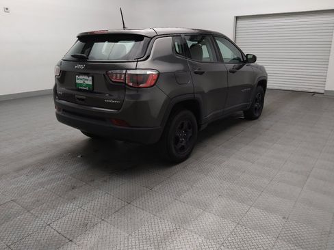 Used 2018 Jeep Compass Sport AWD/4WD image 9