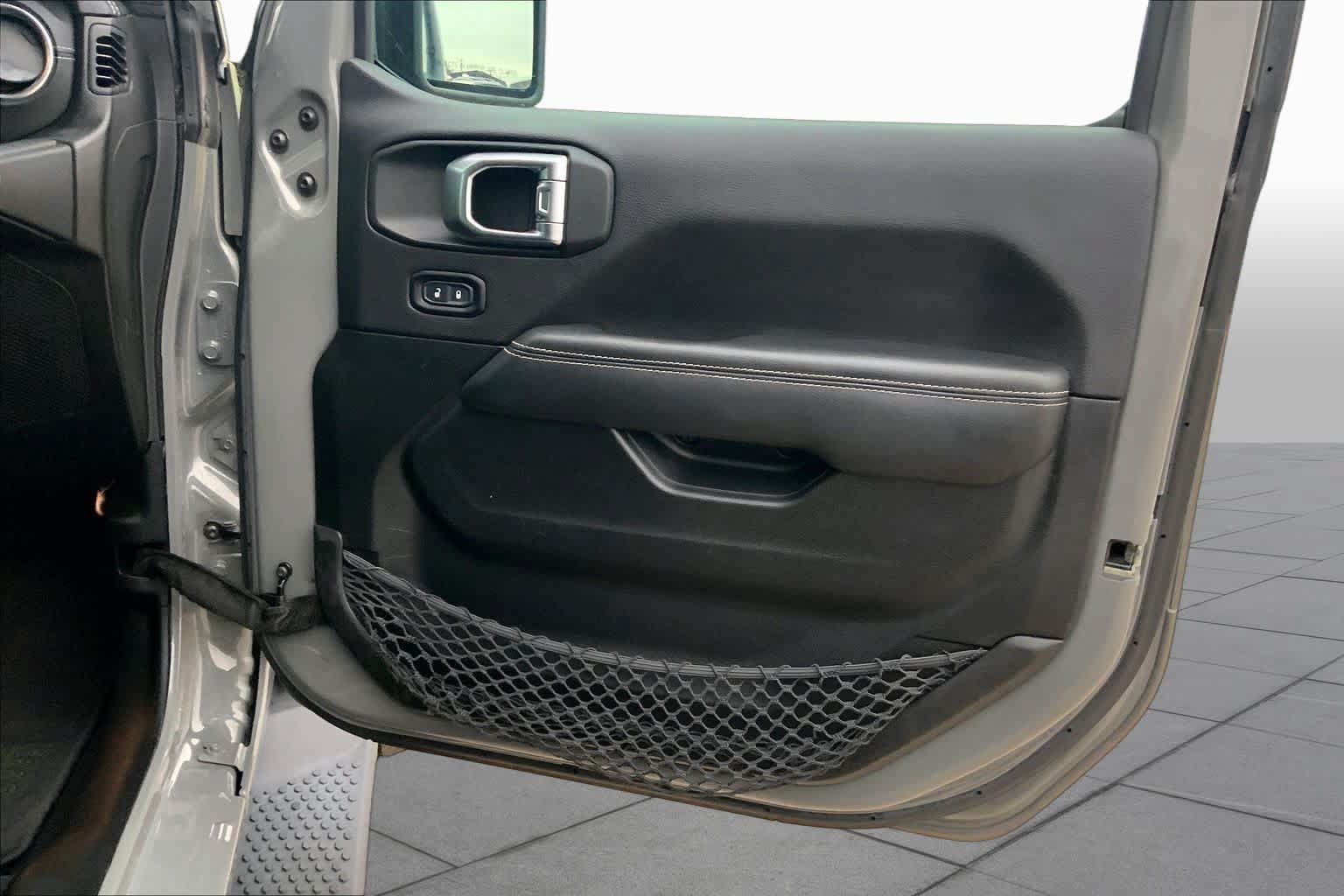 Used 2023 Jeep Wrangler Unlimited Sahara w/ Cold Weather Group AWD/4WD image 22
