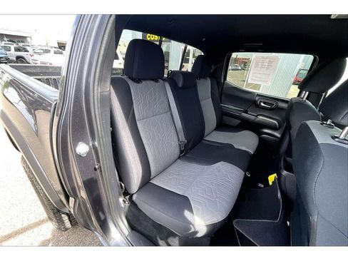 Used 2022 Toyota Tacoma TRD Off-Road AWD/4WD image 29