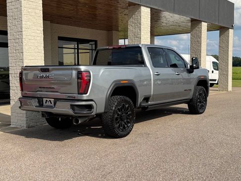 Used 2025 GMC Sierra 2500 AT4 w/ AT4 Premium Plus Package AWD/4WD image 12