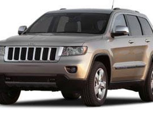 Used 2011 Jeep Grand Cherokee Laredo image 1