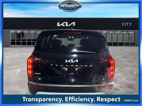 Used 2022 Kia Telluride LX image 5