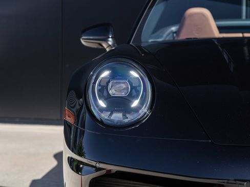 Used 2025 Porsche 911 Carrera RWD image 19