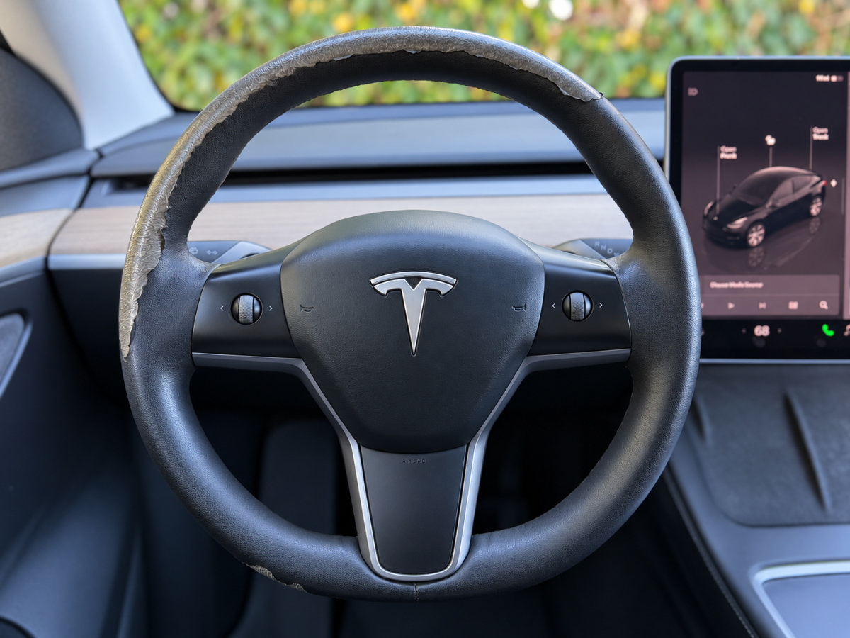 Used 2023 Tesla Model Y Long Range AWD/4WD image 22