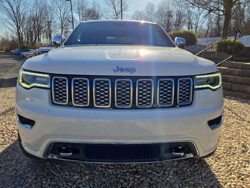 Used 2017 Jeep Grand Cherokee Overland image 2