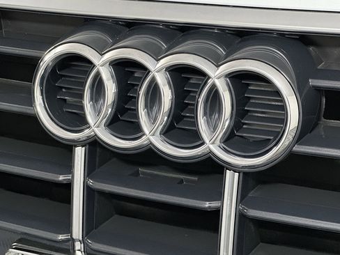Used 2023 Audi Q5 2.0T Premium w/ Convenience Package AWD/4WD image 15