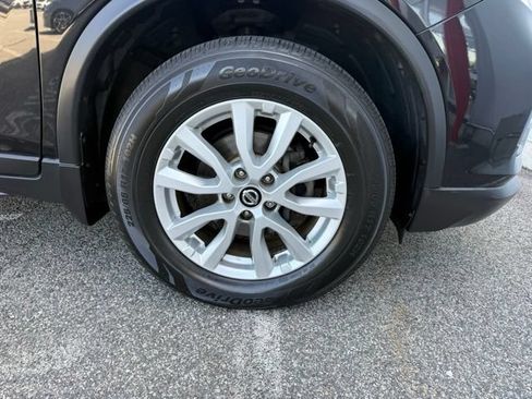 Used 2019 Nissan Rogue S w/ Special Edition Package AWD/4WD image 12