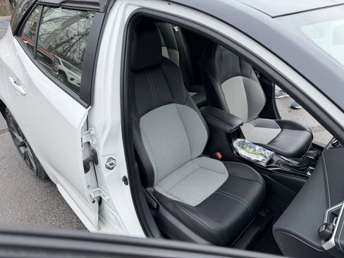 Used 2025 Toyota Corolla XSE image 12