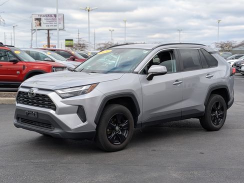 Used 2024 Toyota RAV4 XLE image 4