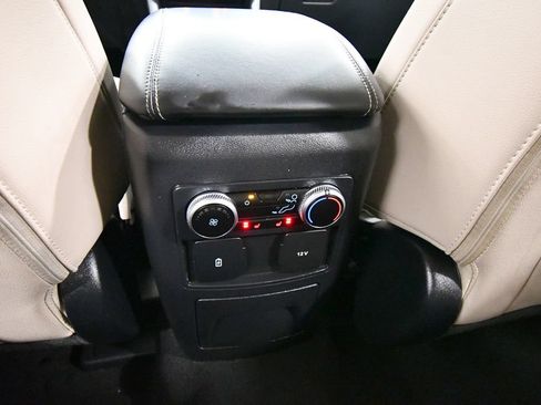 Used 2024 Ford Explorer Limited AWD/4WD image 16