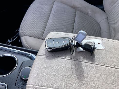 Certified 2023 Chevrolet Traverse LS image 10