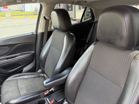 Used 2019 Buick Encore Sport Touring AWD/4WD image 10