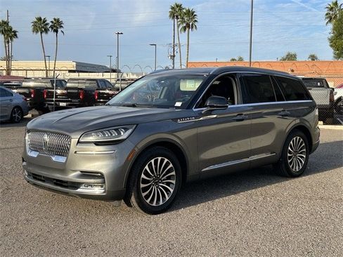 Used 2021 Lincoln Aviator Reserve w/ Elements Package Plus image 2