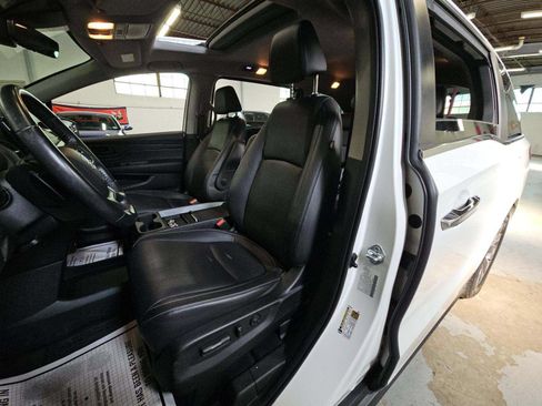 Used 2023 Honda Odyssey EX-L image 6