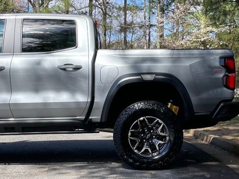 Used 2024 Chevrolet Colorado ZR2 w/ ZR2 Convenience Package III image 5