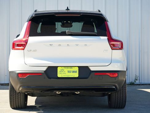 Used 2023 Volvo XC40 Recharge Plus w/ Protection Package Premier image 11