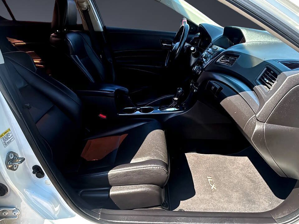 Used 2015 Acura ILX FWD image 11
