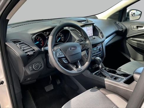 Used 2017 Ford Escape SE w/ Equipment Group 201A FWD image 17