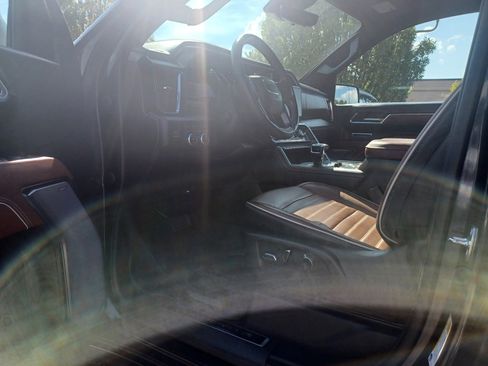 Used 2023 GMC Sierra 1500 Denali Ultimate image 8