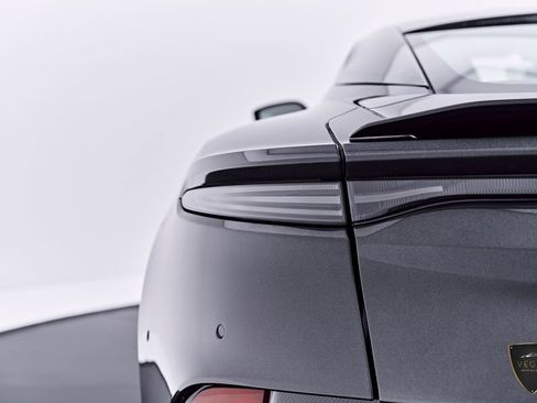 Used 2021 Aston Martin DBS Superleggera RWD image 33
