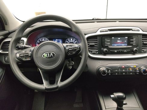 Used 2017 Kia Sorento LX image 22