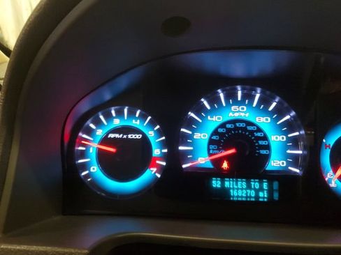 Used 2011 Ford Fusion SEL image 16