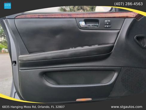 Used 2007 Cadillac DTS w/ Trunk Convenience Package FWD image 11