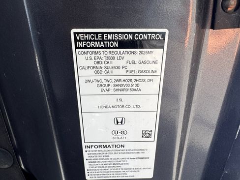 Used 2025 Honda Pilot Elite image 22